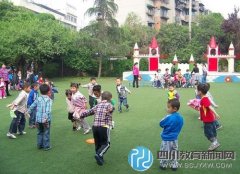 公辦園難進，家長普遍擔(dān)心上不起幼兒園