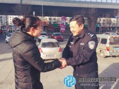 高二男孩公交車上暈倒 滿車乘客一溜煙兒