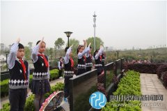 沙河堡小學(xué)來(lái)到烈士陵園 緬懷英烈