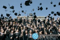 大學(xué)生抱怨工資不如民工 評(píng)論稱漲薪先得